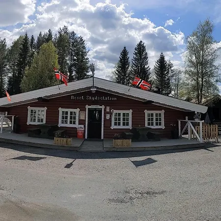 Neset Skydsstasjon Kamp alanı *
